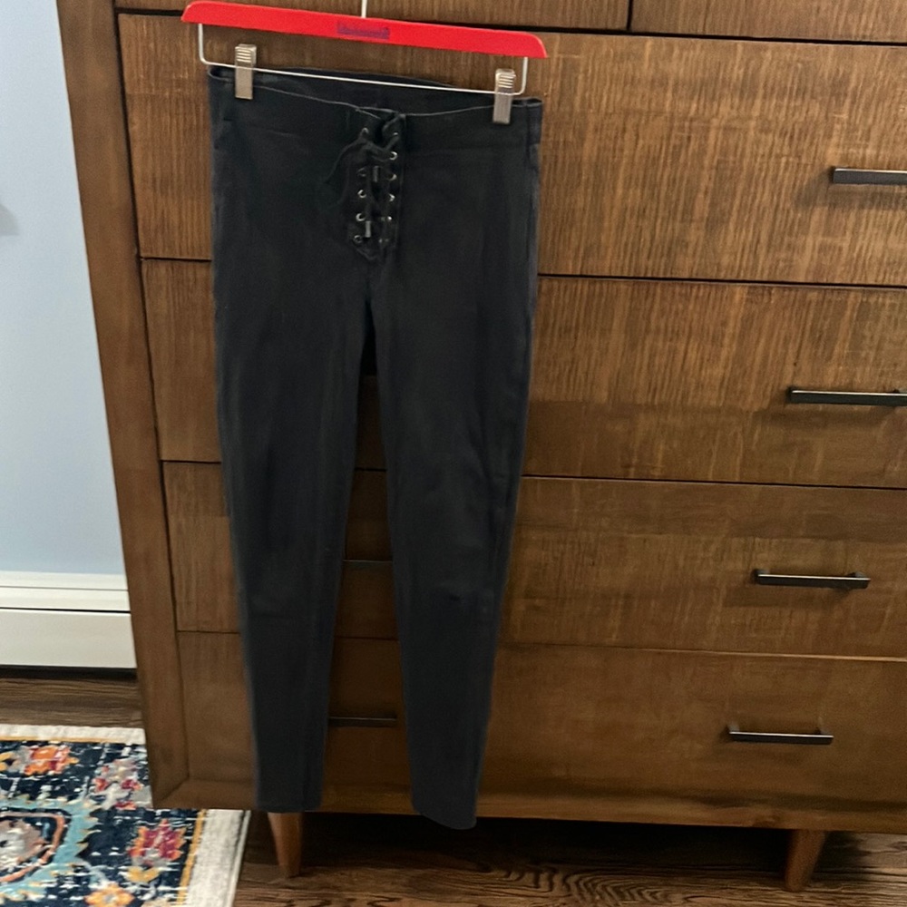 AMERICAN EAGLE OUTFITTERS Black Lace-Up Pants. Size 2. Excellent Condition.